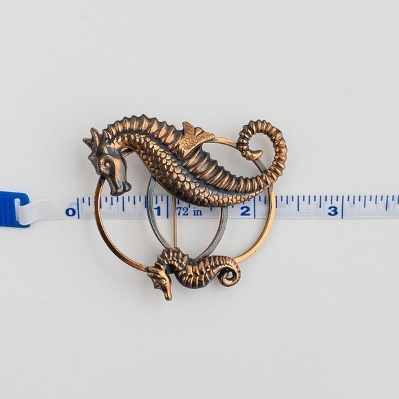Modern Vintage Large Copper Seahorse Brooch Pin Lapel Mother and Baby Seahorses - Picture 9 of 9